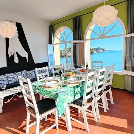 Con Jardin A 11 Metros De La Playa. Cg. Apartment
