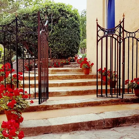 Con Jardin A 11 Metros De La Playa. Cg. Lejlighed