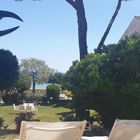 Apartamento Con Jardín A 11 Metros De La Playa. Cg. *