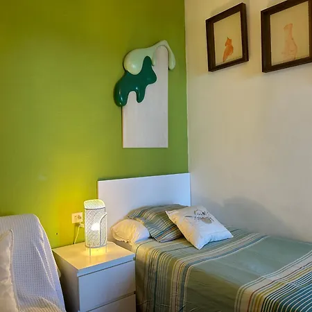 Apartamento Con Jardín A 11 Metros De La Playa. Cg. *