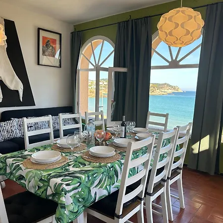 Con Jardín A 11 Metros De La Playa. Cg. Apartamento